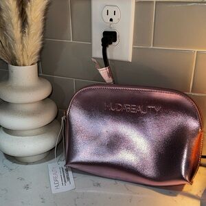 HUDA BEAUTY Rose Metallic Cosmetic Pouch